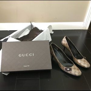 Beige/Ebony Crystal Guccissima Heel Pumps size 9